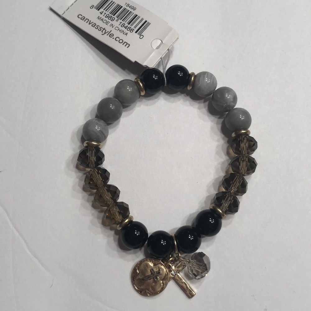 NWT Canvas beaded bracelet with charms 🌸